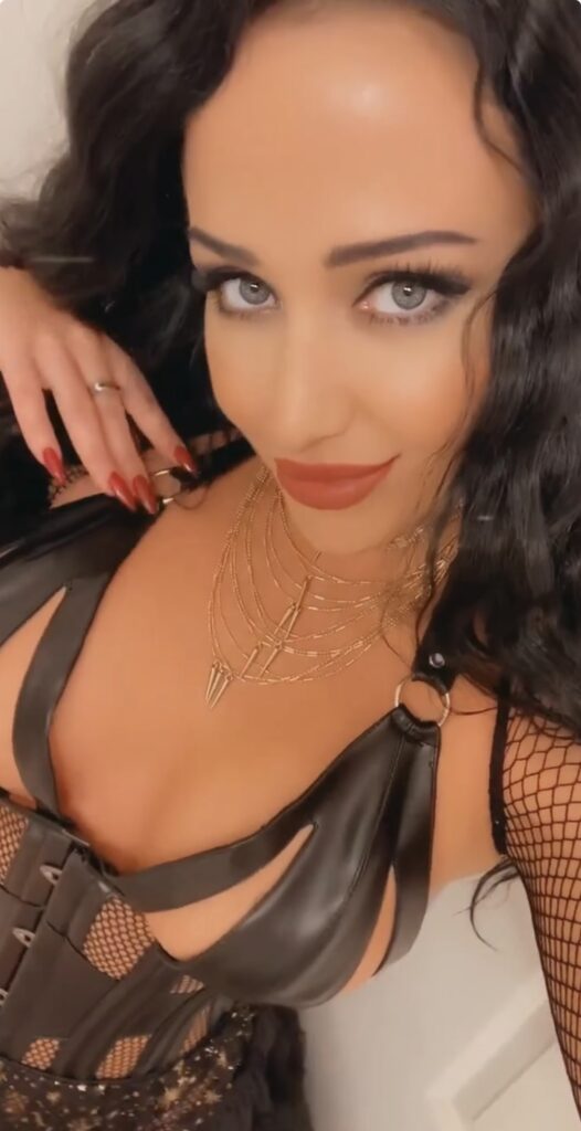 Celebrity-OnlyFans-Creator-Glamour-Photos