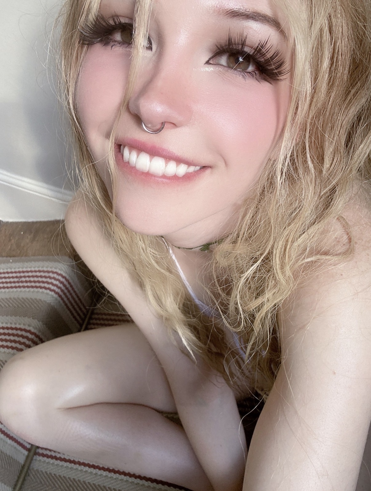 Belle Delphine viral e girl profile and photo gallery