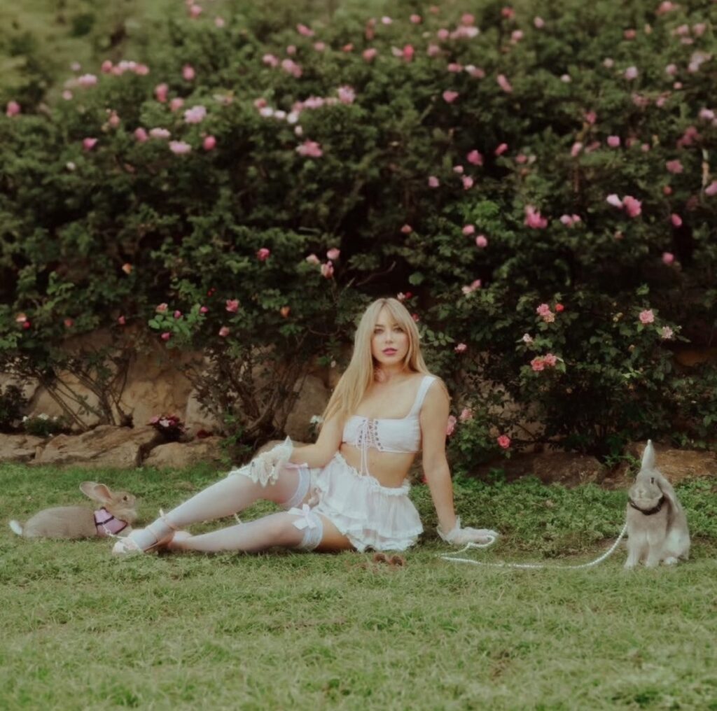 Emma Starseed official instagram profile