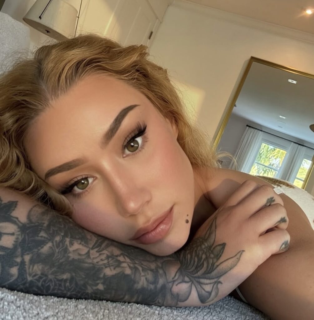 Iggy Azalea sexy onlyfans girl influencer