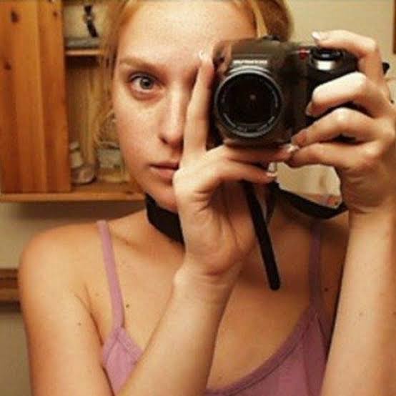 Jennifer Ringley camera mirror selfie with retro webcam era aesthetic