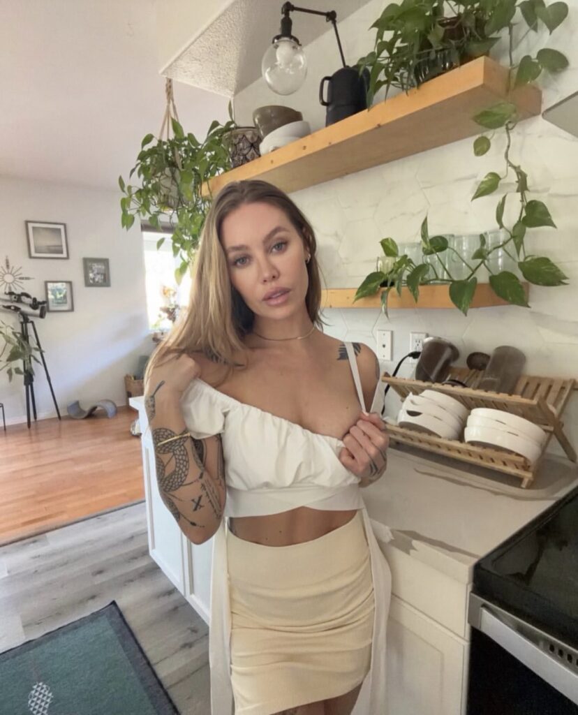 glamour pics of PornHub actress