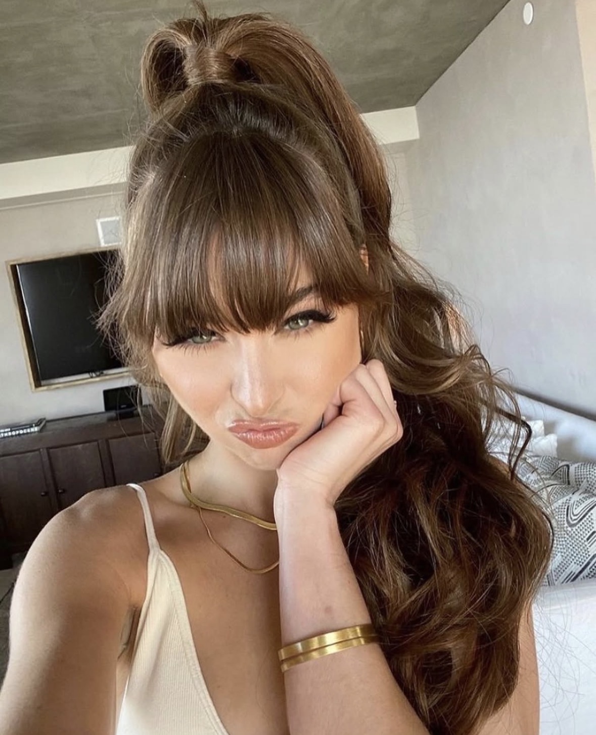 Riley Reid close up portrait with bangs hairstyle and soft glamour makeup look