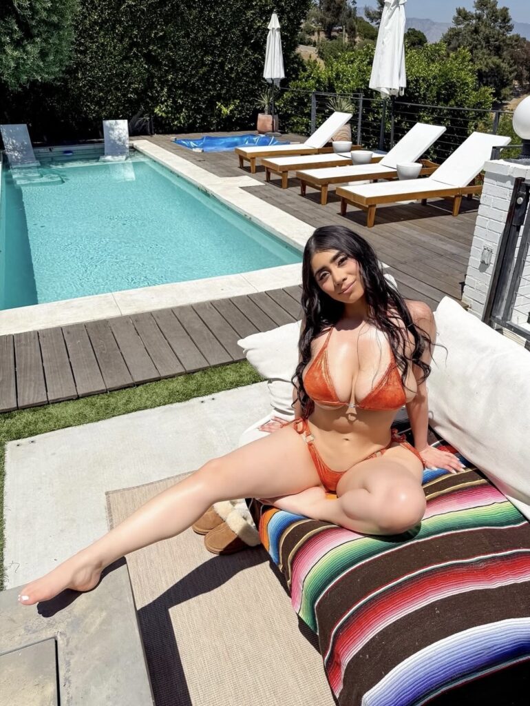 Brazzers adult actress HD photo shoot